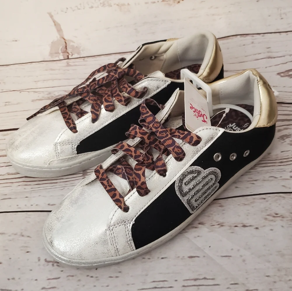 Justice girls low court sport shoes black and metallic size 6